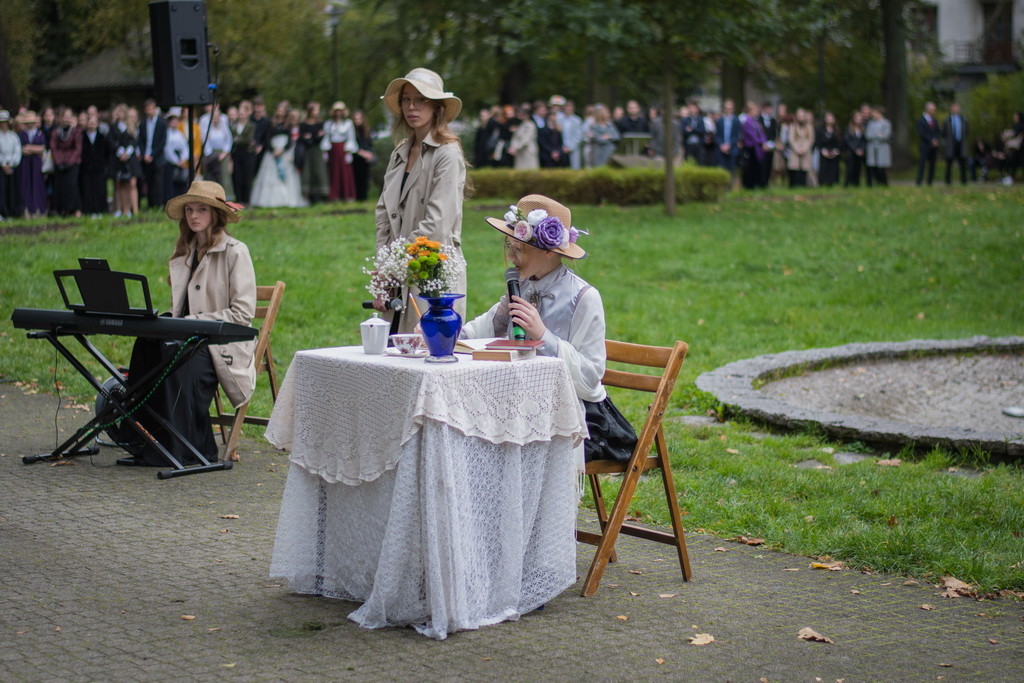 Zdjęcie 120-lecie_2LO (94)b9301d81-1808-42c5-8f72-ee4616367143.jpg w galerii 120-lecie II LO